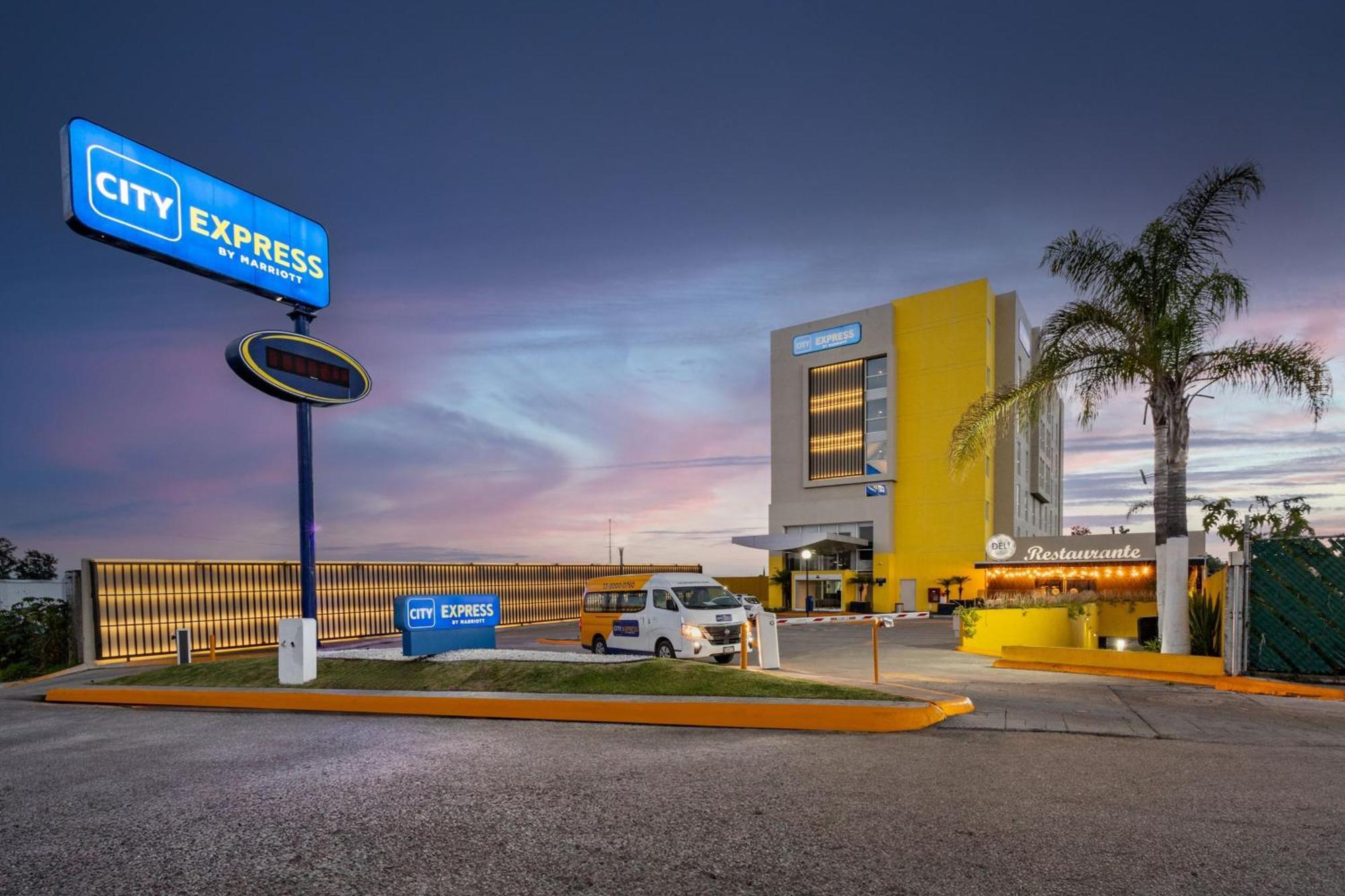 City Express By Marriott Guadalajara Aeropuerto Las Pintas Eksteriør billede